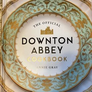 Downton Abbey Cookbook - LIKE NEW